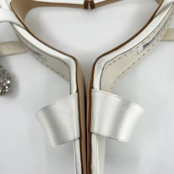 MANOLO BLAHNIK Parinasan Embellished Sandals - Picture 7 of 12